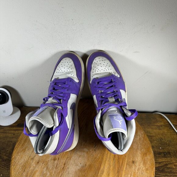 Air Jordan‎ 1 Mid Action Grape Women's Size 7 Shoes Sneakers DR8884-001 - Picture 7 of 9